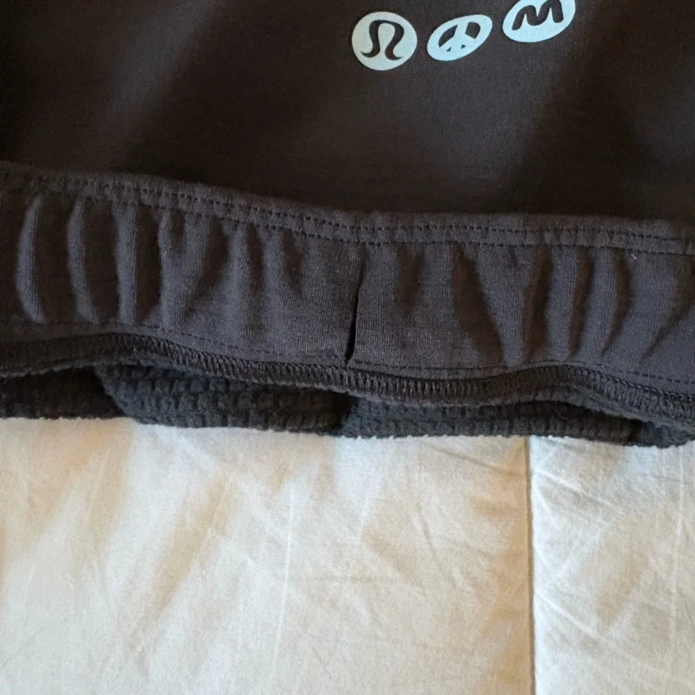 MadHappy x lululemon cropped Logo Hoodie - Picture 3 of 4